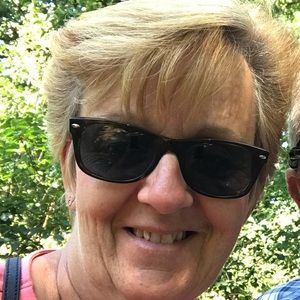 Meet your Posher, Denise